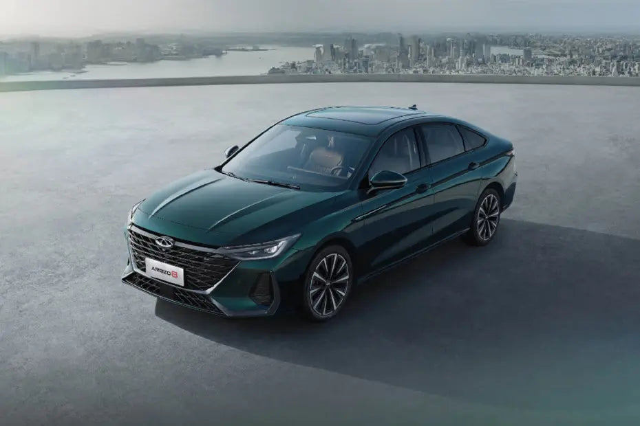 Chery Arrizo 8 PHEV front three-quarter