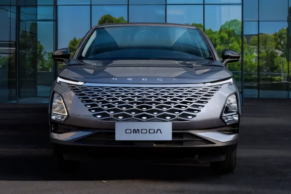 OMODA C5 front three-quarter