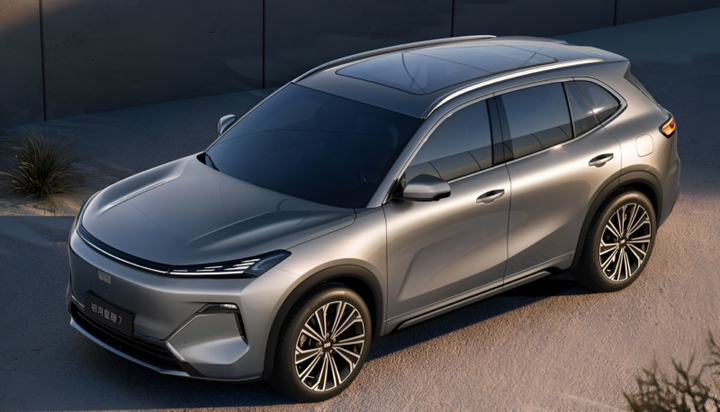 Geely EX5 EM-i panoramic roofline from above