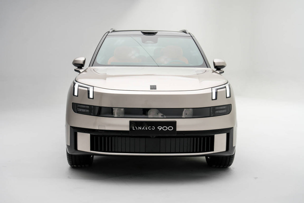 Lynk & Co 900 - 5.24 m Six-Seat Flagship