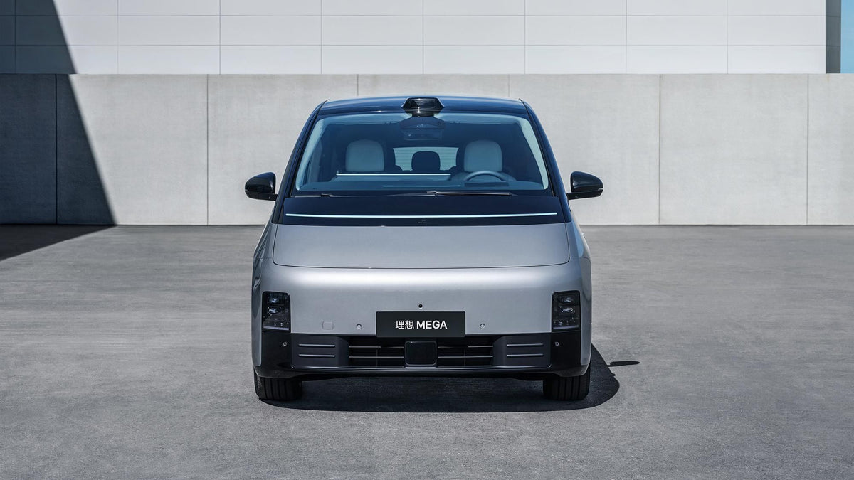 Li Auto MEGA (2026) — Straight front